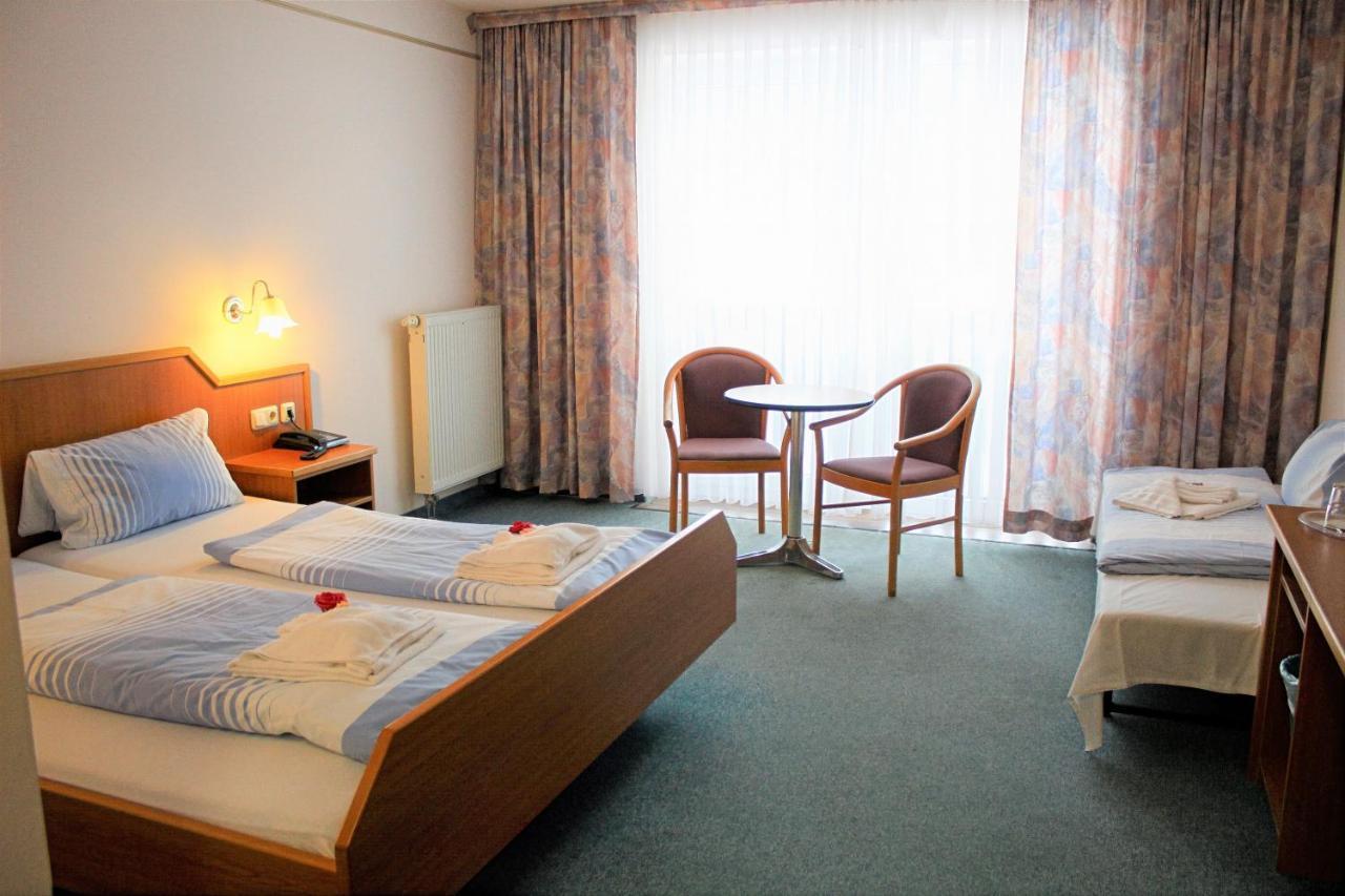 Waldhotel Feldbachtal 伦韦格地区诺伊豪斯 外观 照片