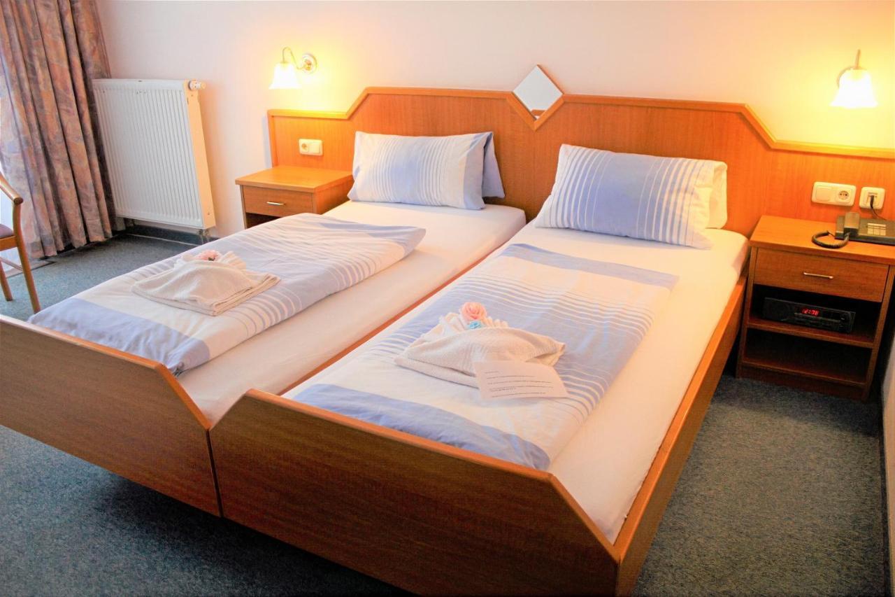 Waldhotel Feldbachtal 伦韦格地区诺伊豪斯 外观 照片