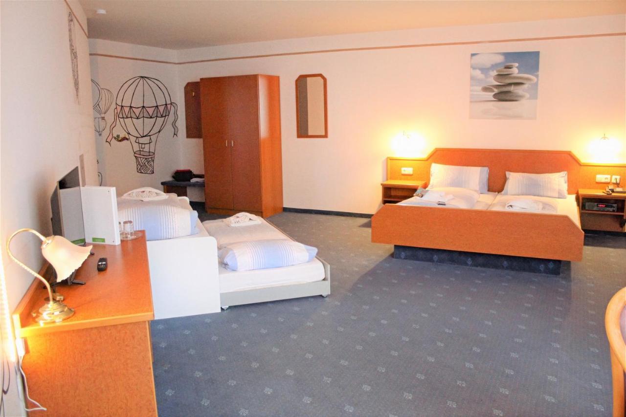 Waldhotel Feldbachtal 伦韦格地区诺伊豪斯 外观 照片